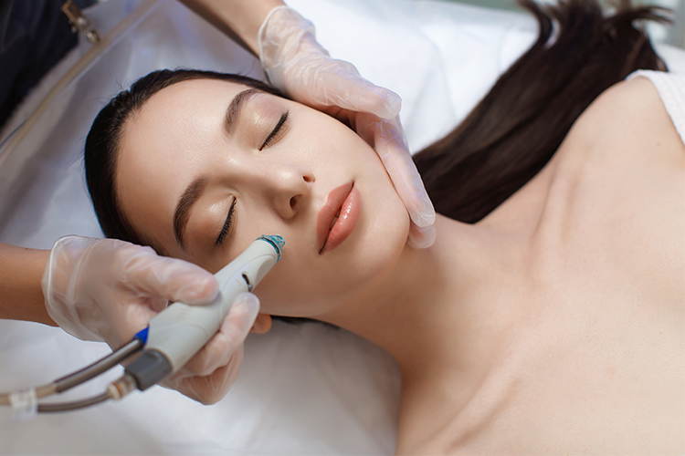 Hydra Facial